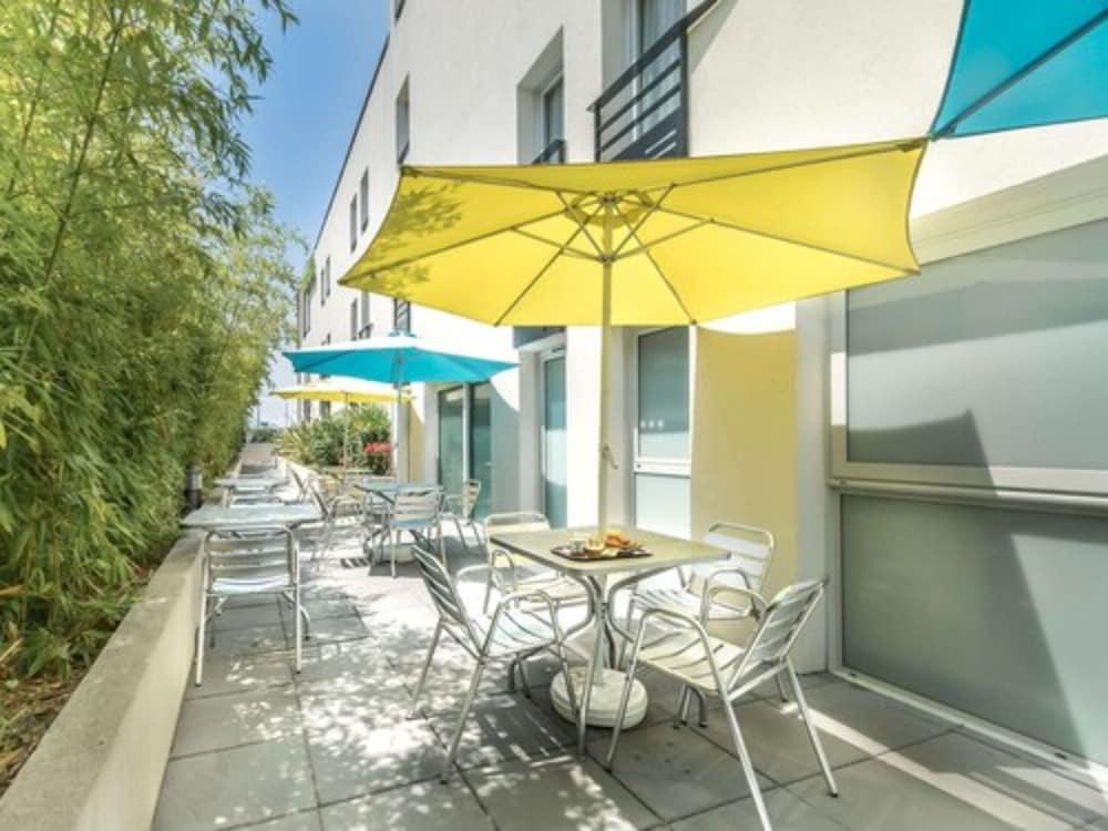 B&B Hotel Cannes La Bocca Plage Exteriör bild