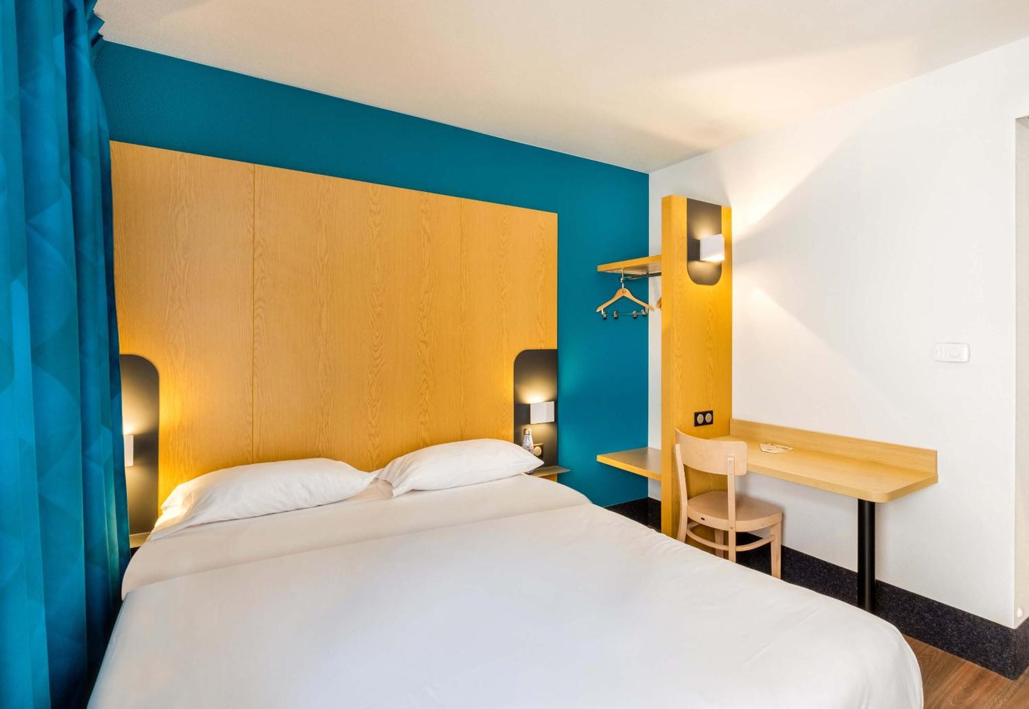 B&B Hotel Cannes La Bocca Plage Exteriör bild