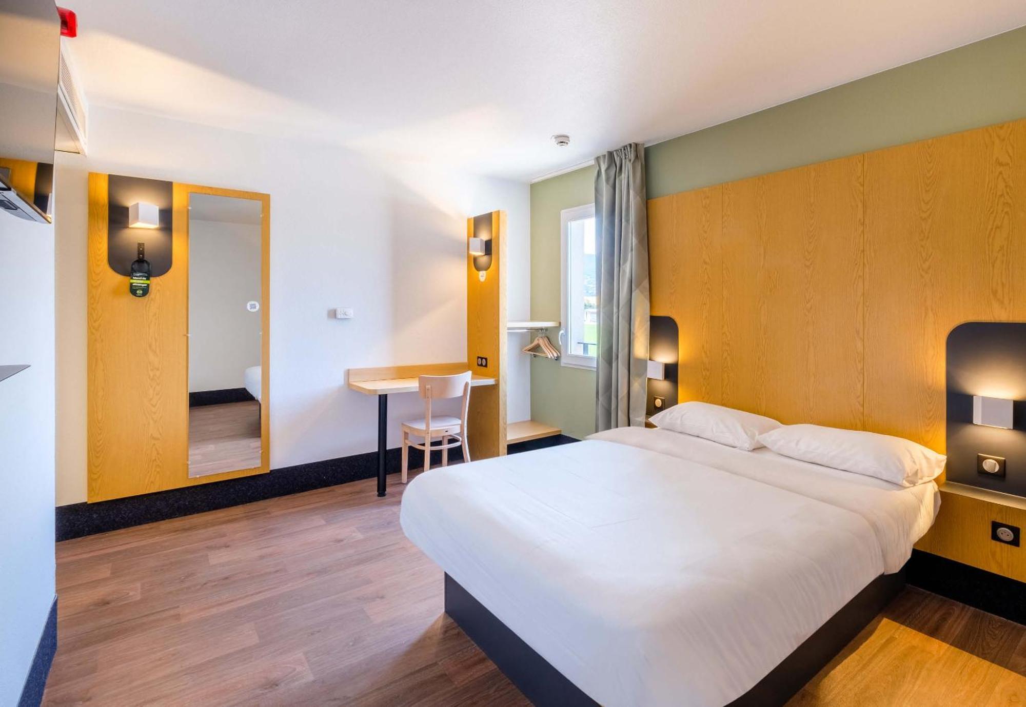 B&B Hotel Cannes La Bocca Plage Exteriör bild