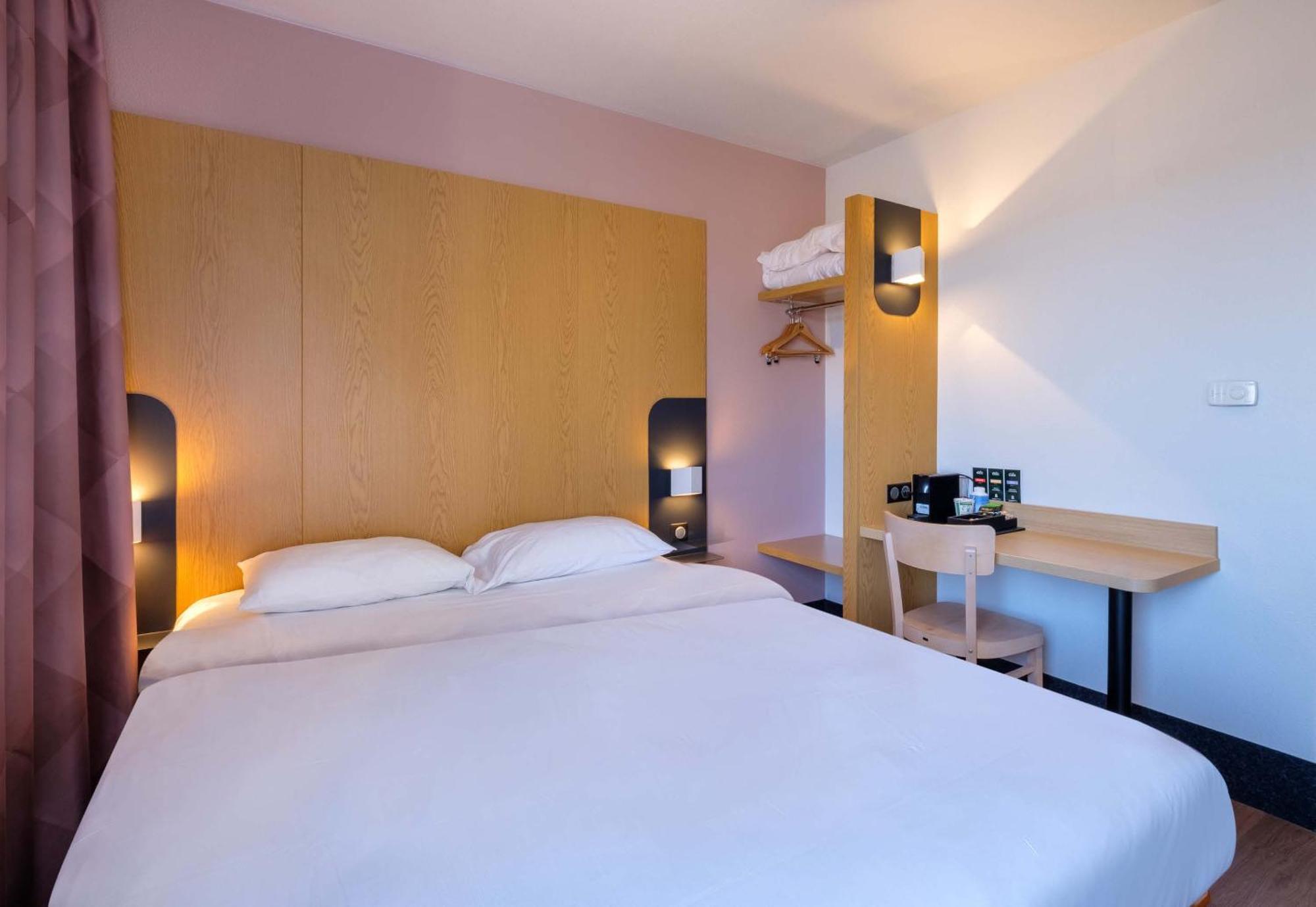B&B Hotel Cannes La Bocca Plage Exteriör bild