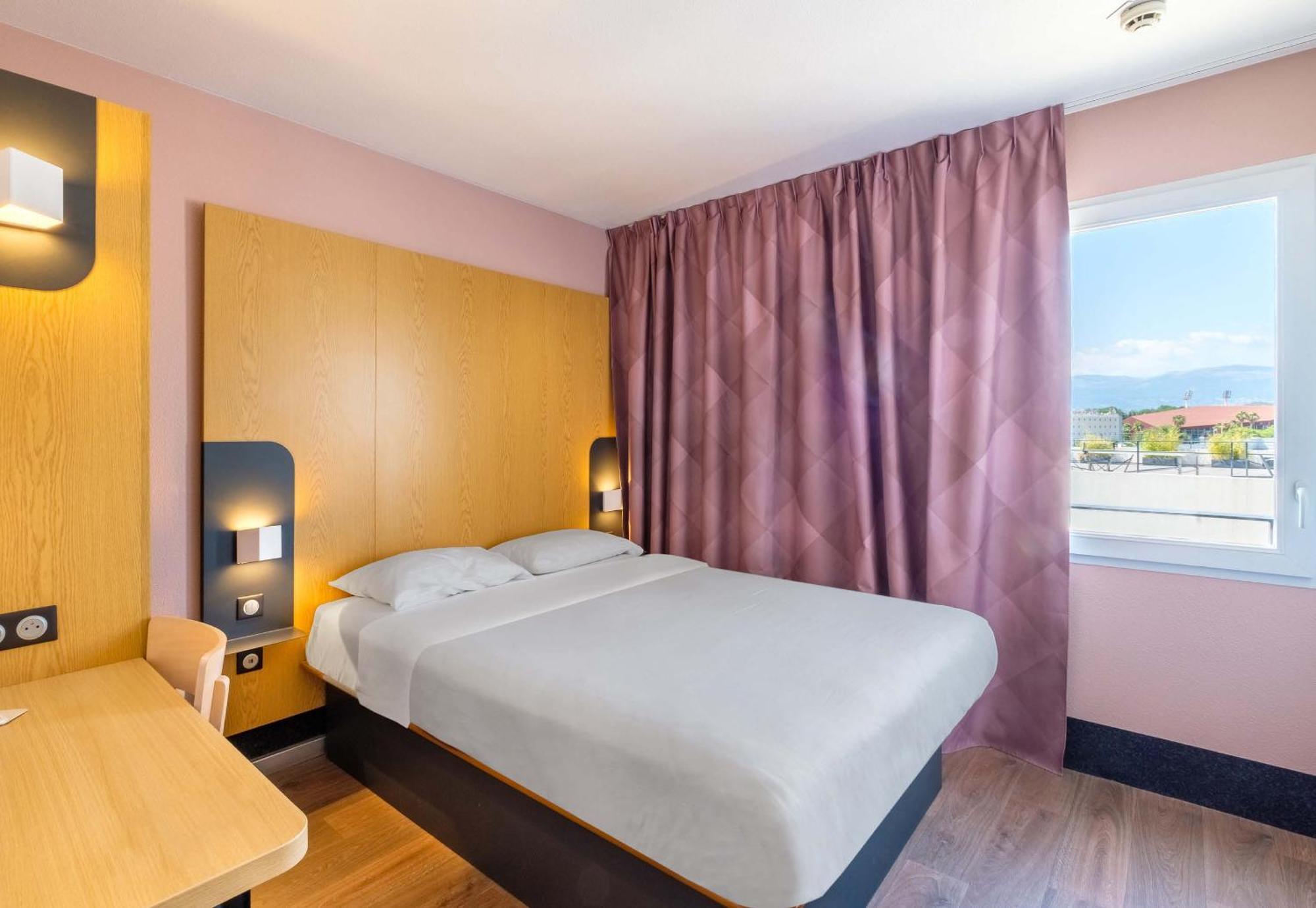 B&B Hotel Cannes La Bocca Plage Exteriör bild