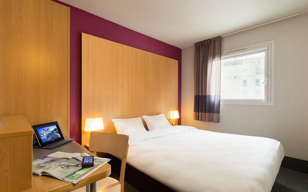 B&B Hotel Cannes La Bocca Plage Exteriör bild