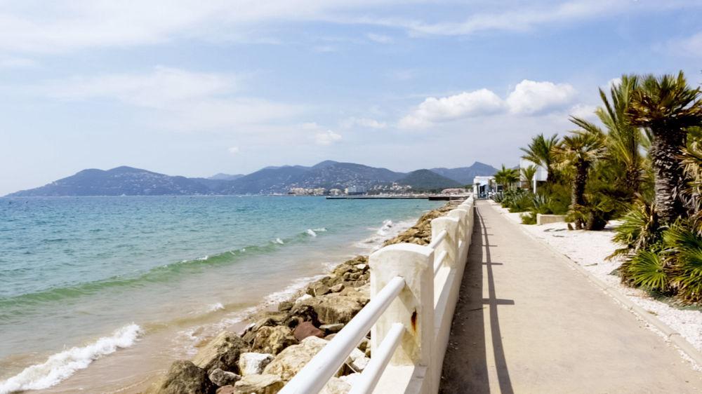 B&B Hotel Cannes La Bocca Plage Exteriör bild